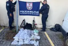 Polícia Militar apreende arsenal e drogas em Duque de Caxias
