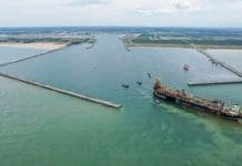 Porto do Açu inicia descomissionamento com P-33, da Petrobras
