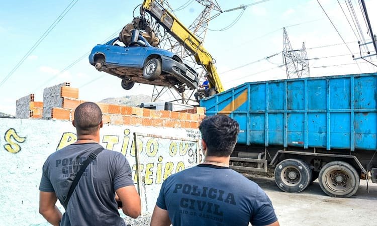 Operação Desmonte fecha ferro-velho irregular na Zona Oeste do Rio