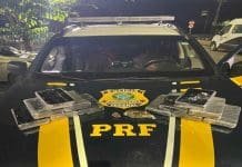 PRF apreende 12 kg de cocaína escondidos em carro em Resende