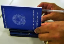 Brasil soma 165,8 mil empregos com carteira assinada em agosto