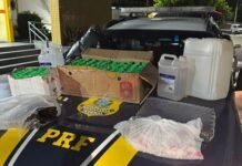 PRF apreende 260 frascos de lança-perfume na BR-040 em Petrópolis