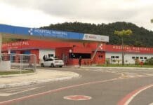 Batida na RJ-106 deixa mulher morta e nove feridos em Maricá
