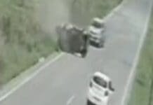 Carro capota após motorista perder controle na RJ-198 em Itaperuna