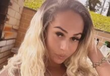 Mulher é alvo de ao menos 10 tiros e é socorrida pelos pais no Rio
