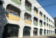 Criminosos fogem por escola após troca de tiros com PM em Curicica