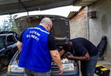 Três ferros-velhos são interditados e motor furtado é encontrado em Araruama