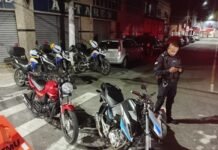 Volta Redonda multa 12 e remove motos durante fiscalização