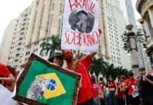 Estudantes fazem ato no Rio em defesa da candidatura de Lula no 2º turno