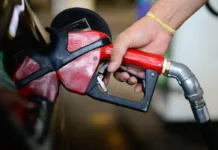 Governo zera tributos federais da gasolina e amplia subsídio a combustíveis